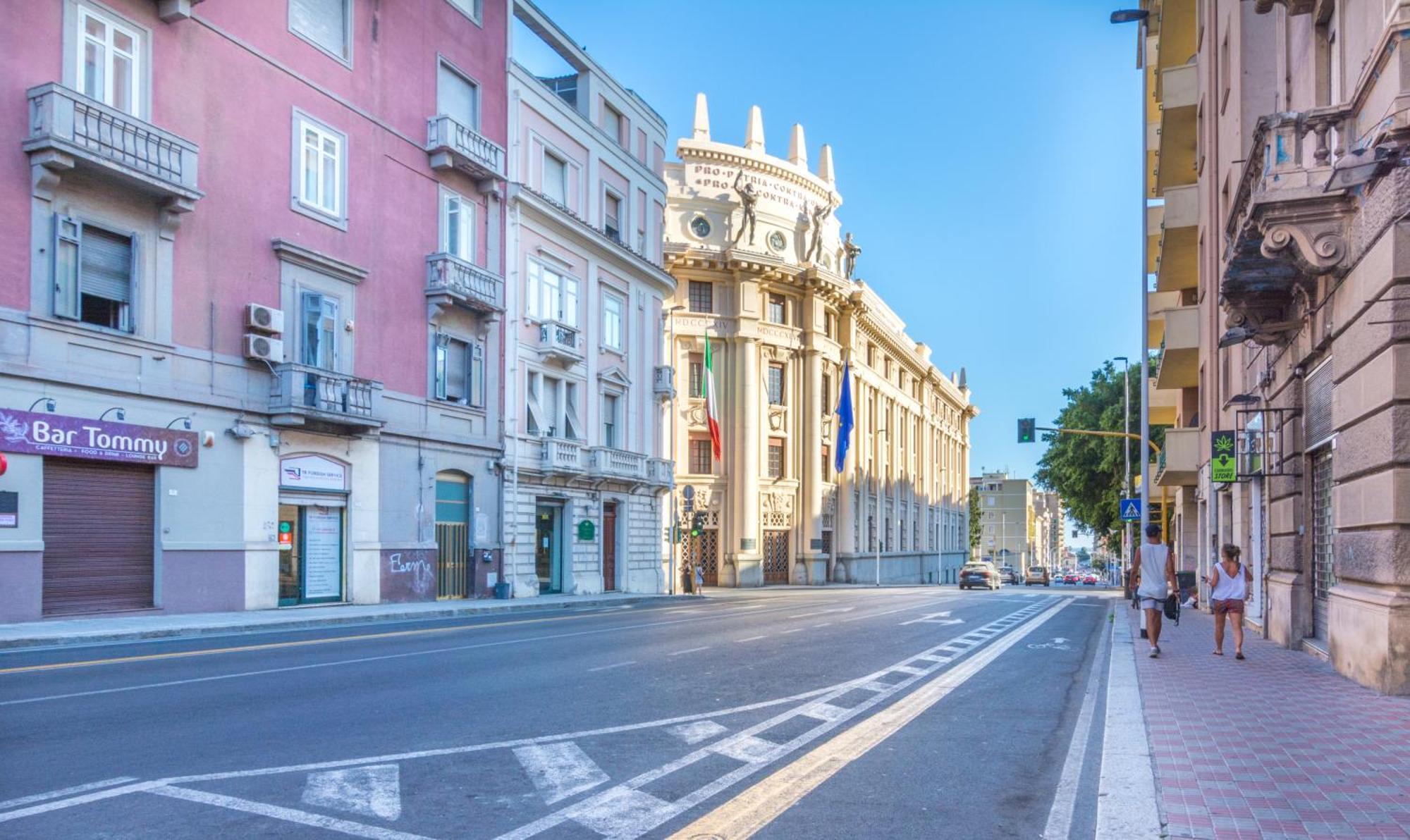 Sunscape Rooms Cagliari City Center Екстериор снимка