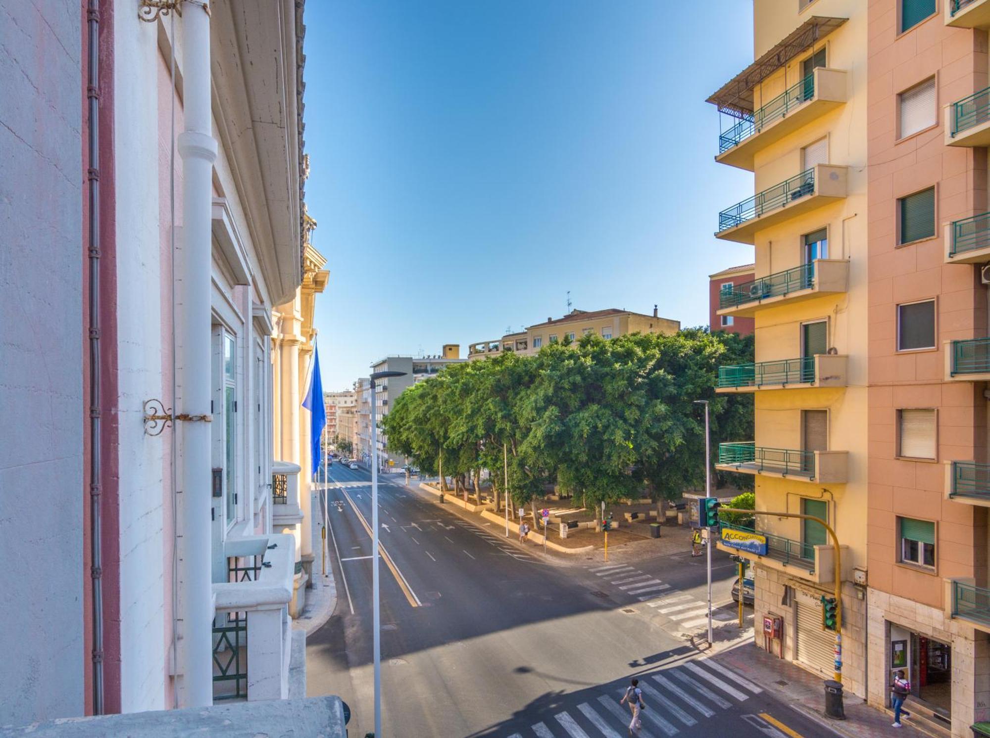 Sunscape Rooms Cagliari City Center Екстериор снимка